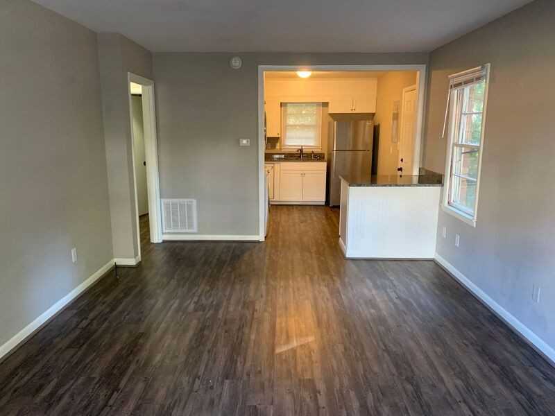 2229 S Milledge Ave - Photo 3 of 12