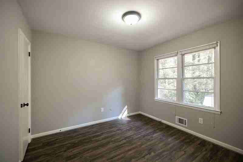 2229 S Milledge Ave - Photo 7 of 12