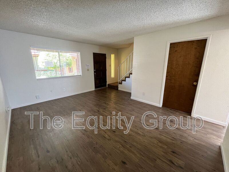 840 N Williford Dr - Photo 3 of 12