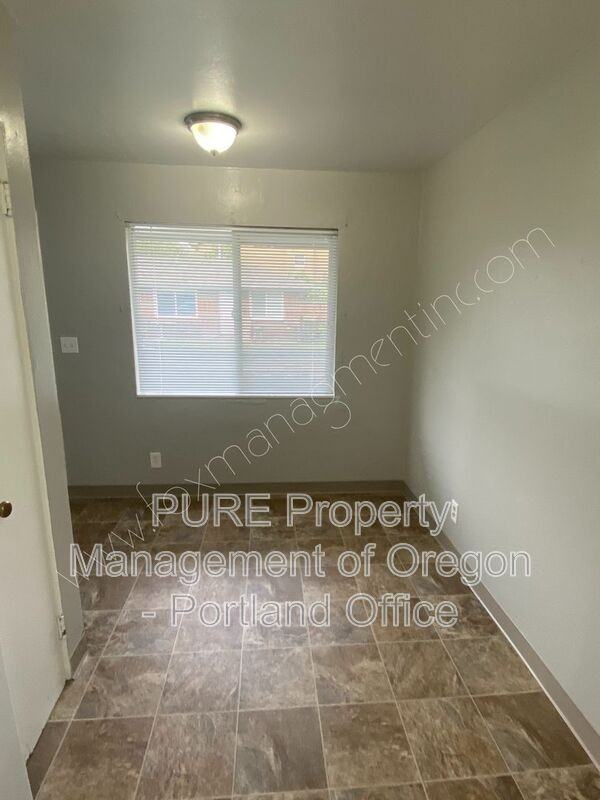 1049 Se Walnut St #7 - Photo 7 of 18