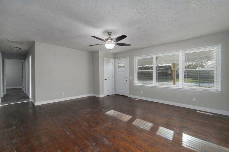 1920 S Mayfair Ave - Photo 5 of 21