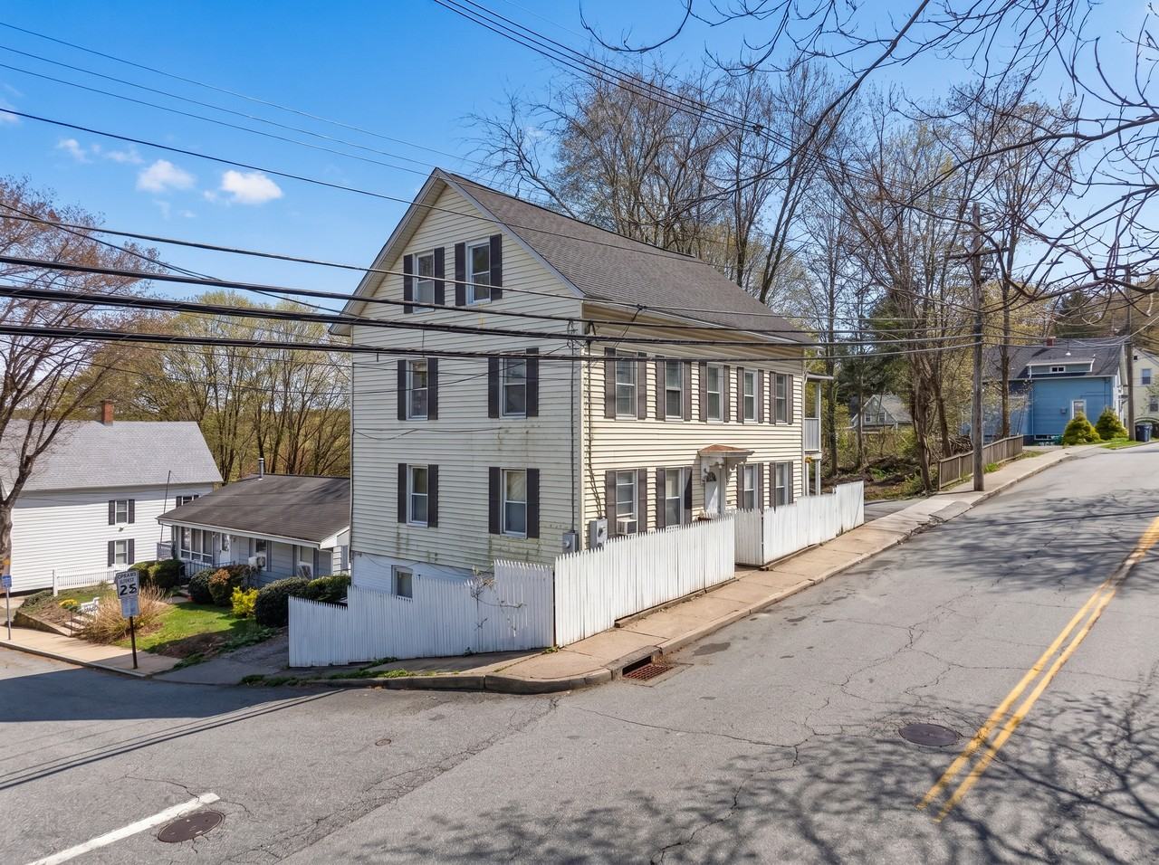 483 Boswell Avenue - Photo 5 of 35