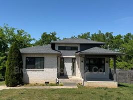 featured image of 204 Hodge Cir