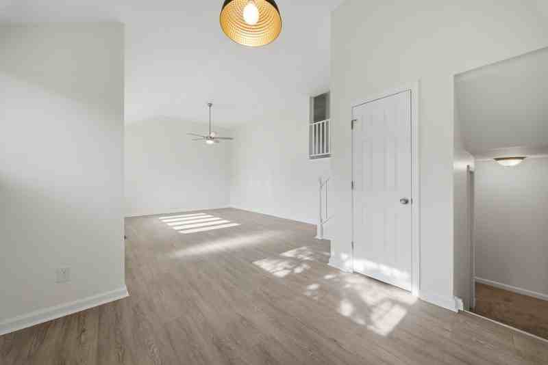 313 Beacon Hill Ct - Photo 4 of 32