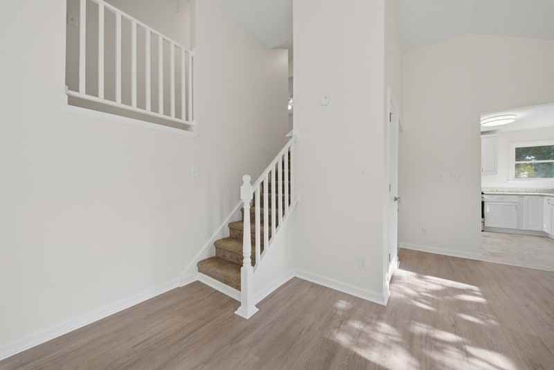 313 Beacon Hill Ct - Photo 7 of 32