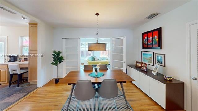 951 Ne 116th St - Photo 3 of 20