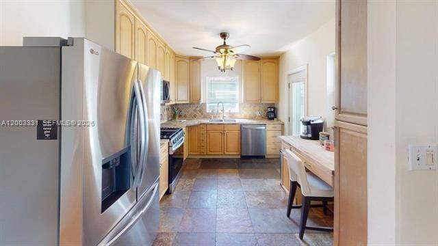 951 Ne 116th St - Photo 7 of 20