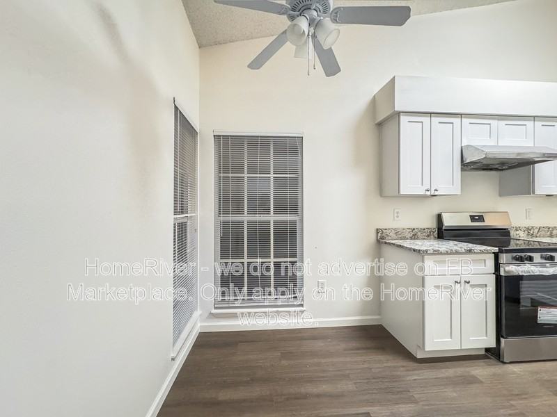 27420 Breakers Dr - Photo 5 of 22