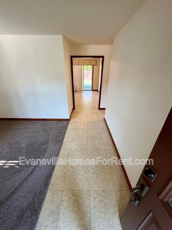 1724 N Colony Rd - Photo 3 of 17