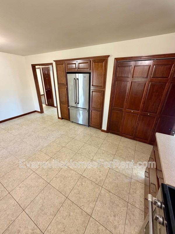 1724 N Colony Rd - Photo 6 of 17