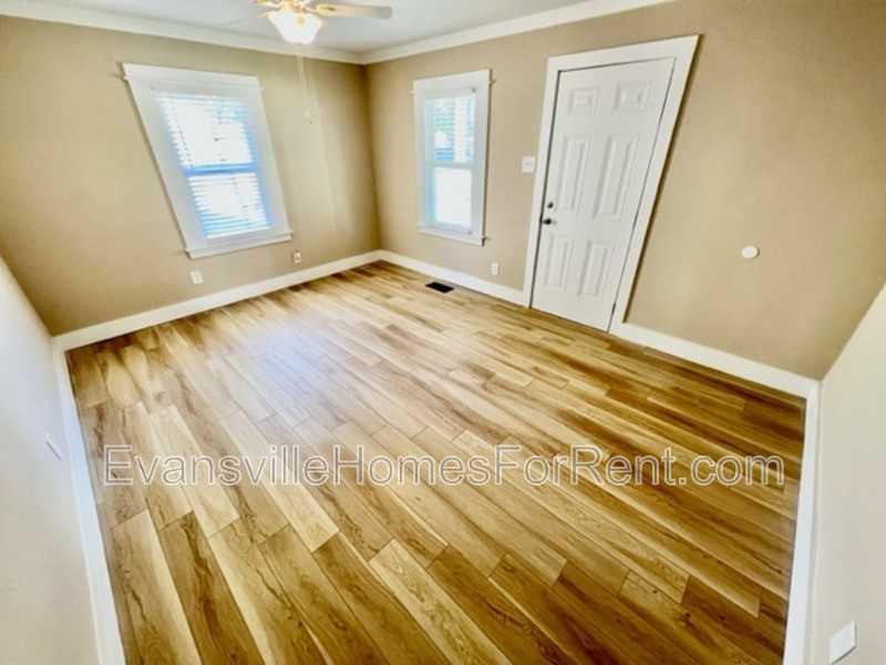 2325 Margybeth Ave - Photo 2 of 7