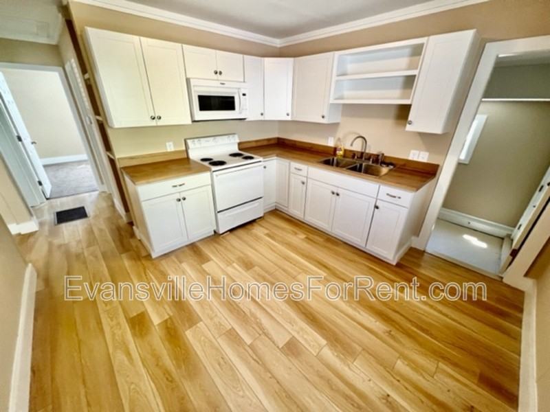 2325 Margybeth Ave - Photo 3 of 7