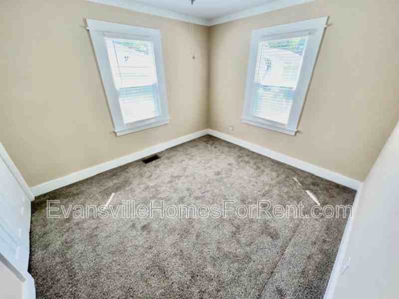 2325 Margybeth Ave - Photo 5 of 7