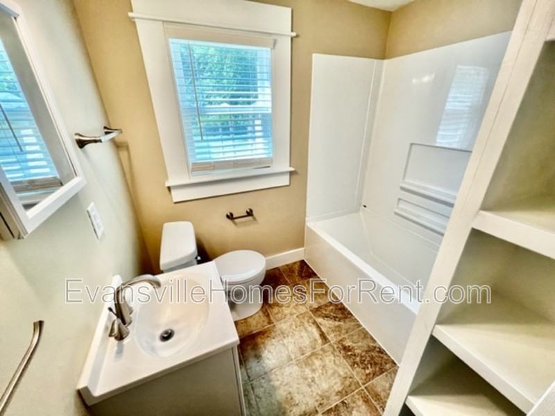 2325 Margybeth Ave - Photo 6 of 7