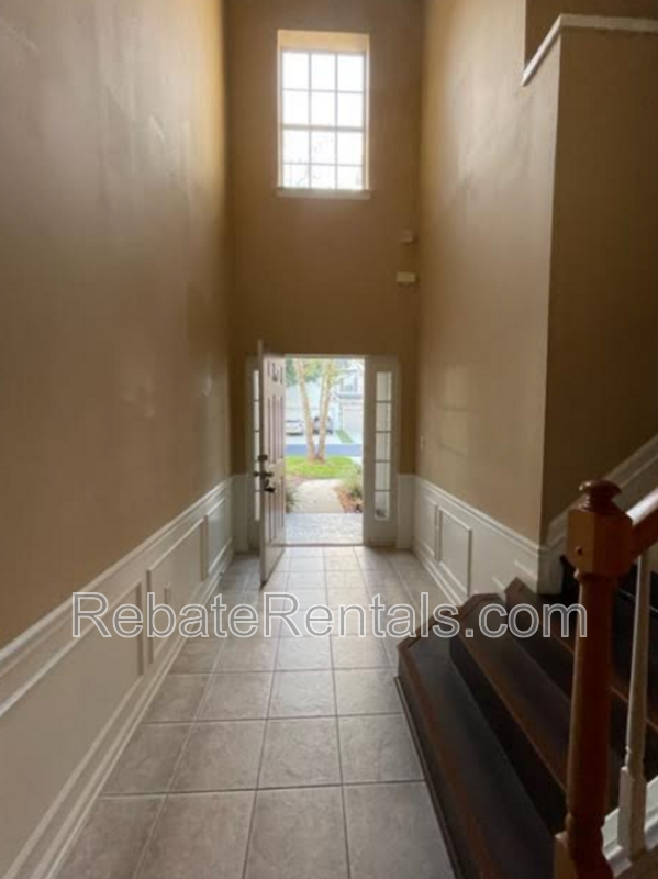 11043 Castlemain Cir E - Photo 5 of 33