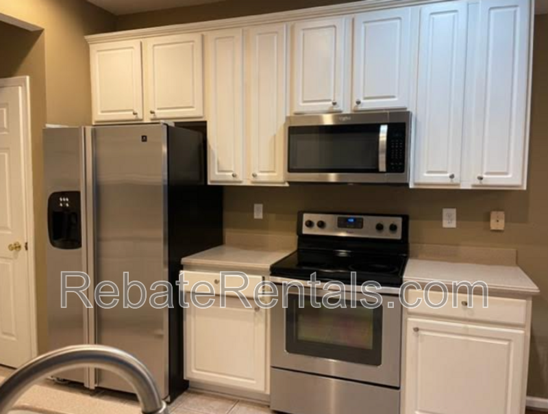 11043 Castlemain Cir E - Photo 7 of 33