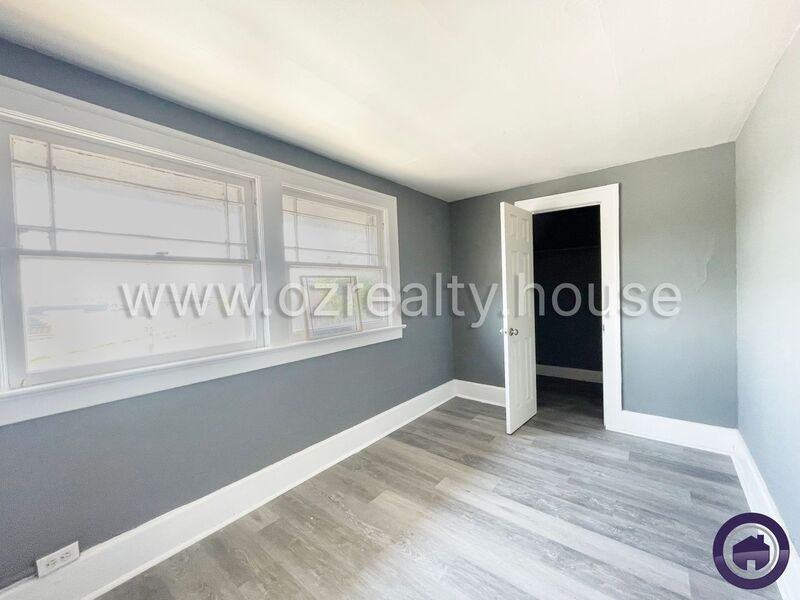 1402 Prouty Ave - Photo 2 of 19