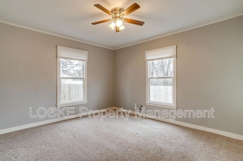 3024 8th Ave - Photo 7 of 23