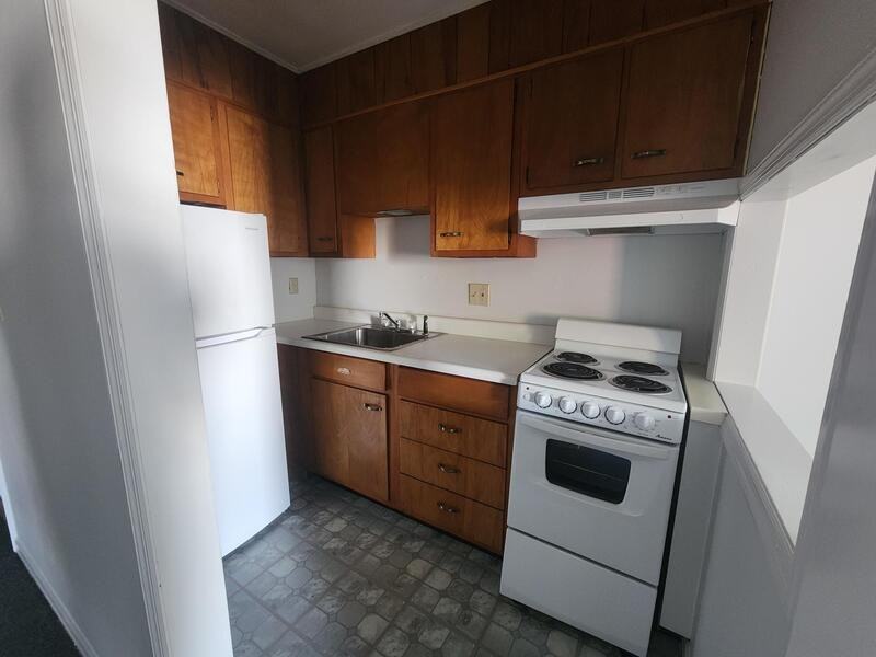 9 Alexander Dr #J - Photo 2 of 6