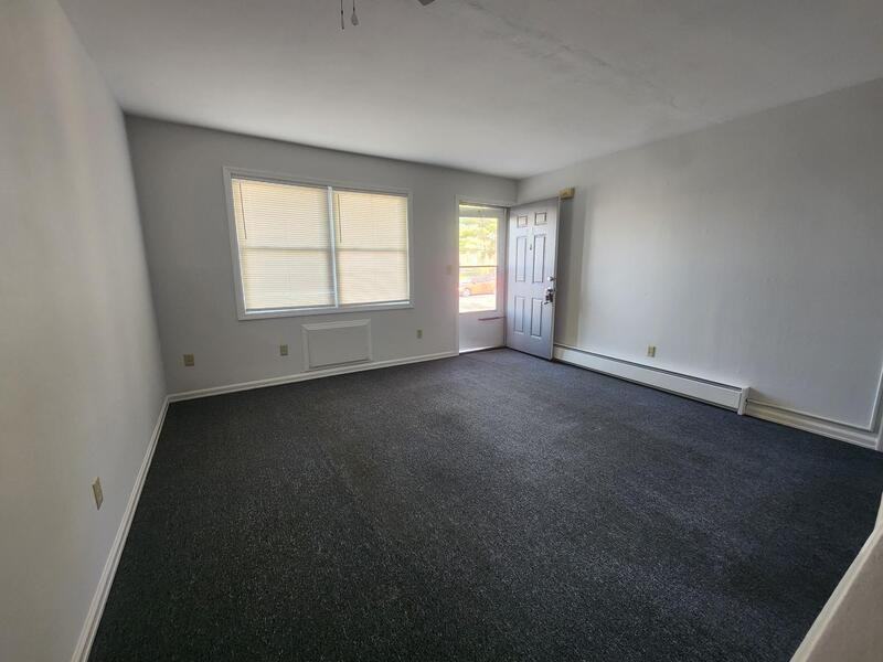 9 Alexander Dr #J - Photo 4 of 6