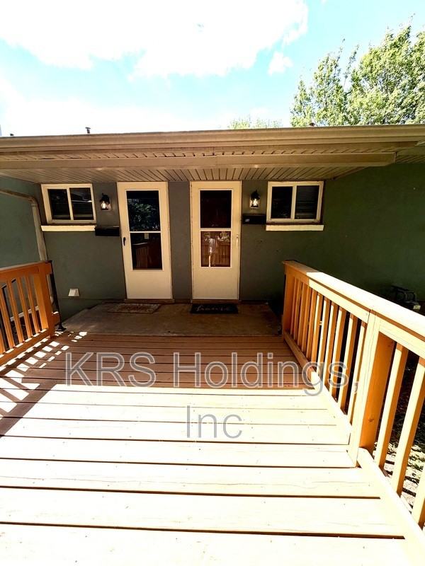 8 Parkwood Ave #A - Photo 2 of 6