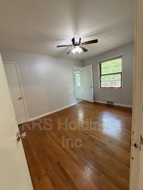 8 Parkwood Ave #A - Photo 5 of 6