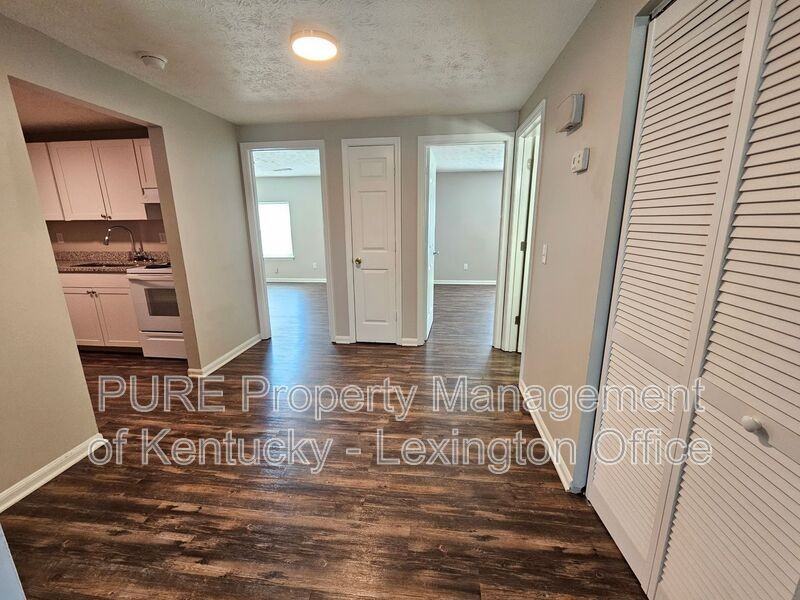 427 Cardwell Ave #4 - Photo 4 of 17