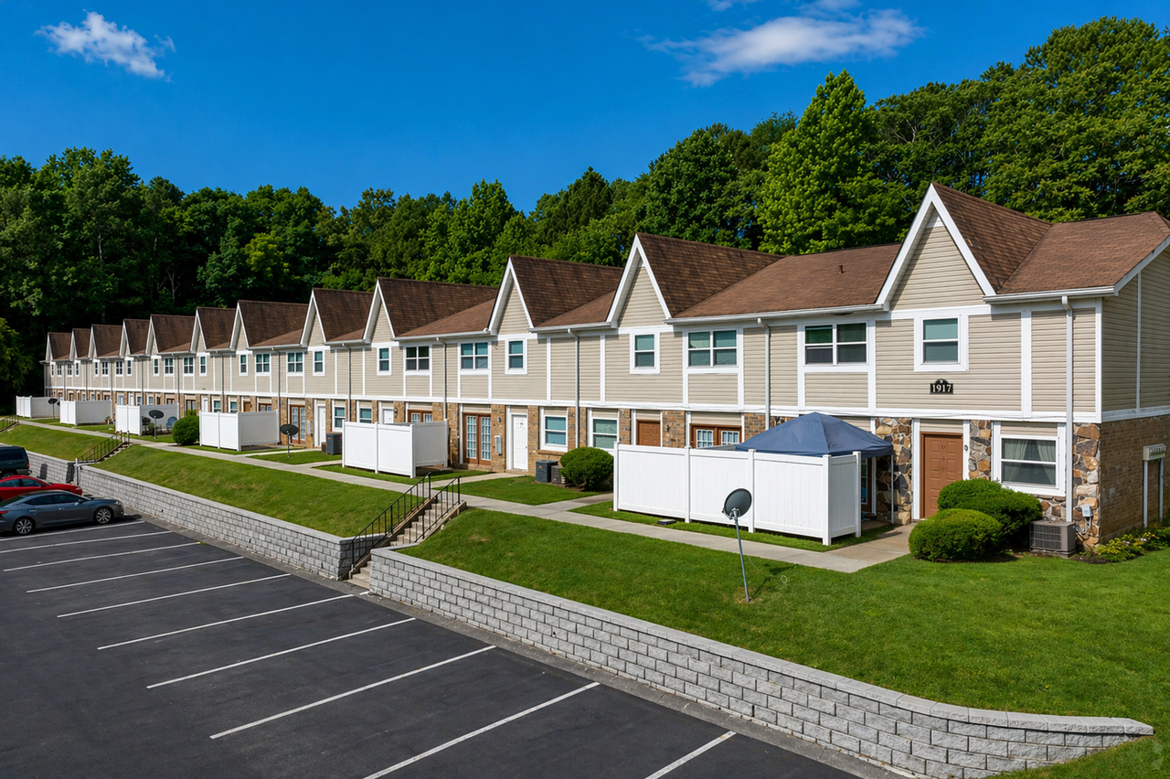 Stone Brooke Apartments Homes - Photo 4 of 50