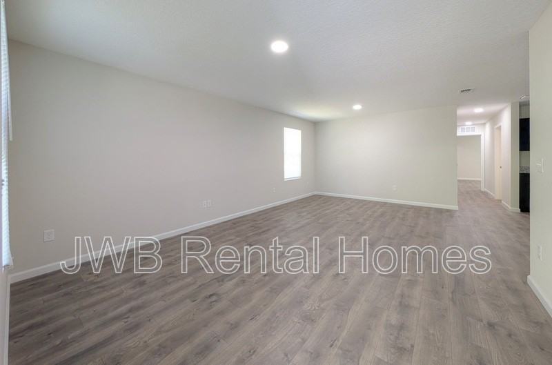 8973 4th Ave - Photo 4 of 18