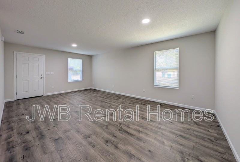 8973 4th Ave - Photo 5 of 18