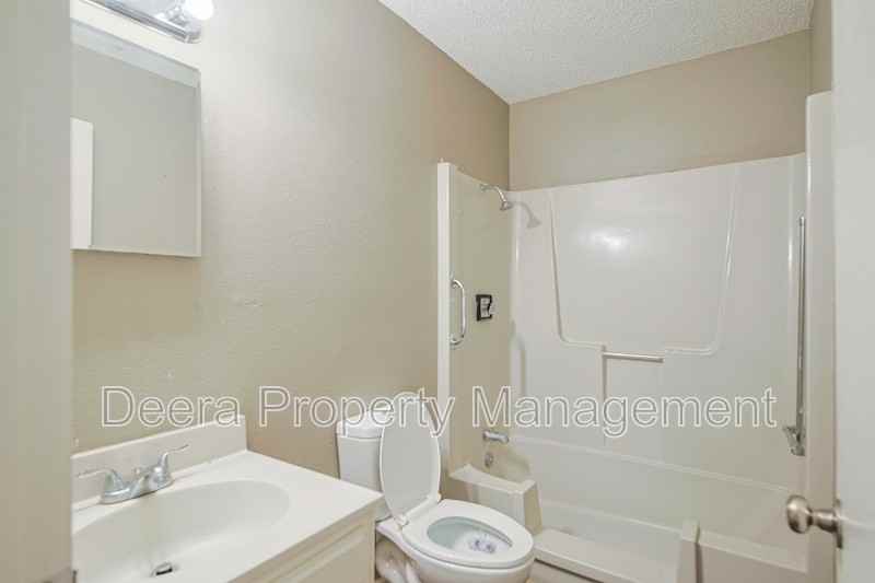 6016 Leavenworth Rd - Photo 4 of 11