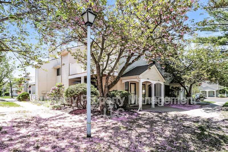 806 Gregorys Way - Photo 2 of 15