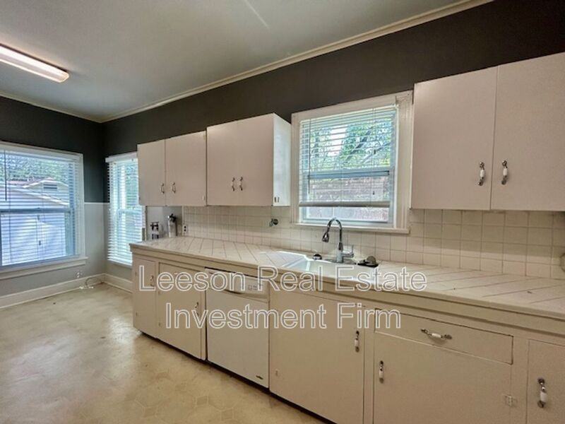 3837 Maryland Ave - Photo 6 of 14