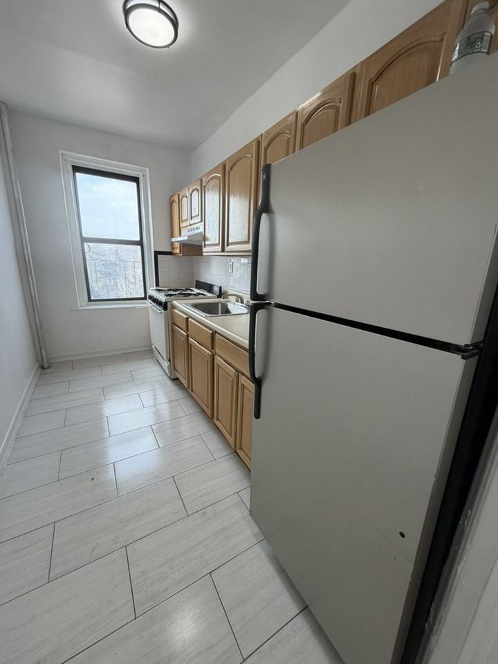 1075 Edison Avenue #D - Photo 7 of 14