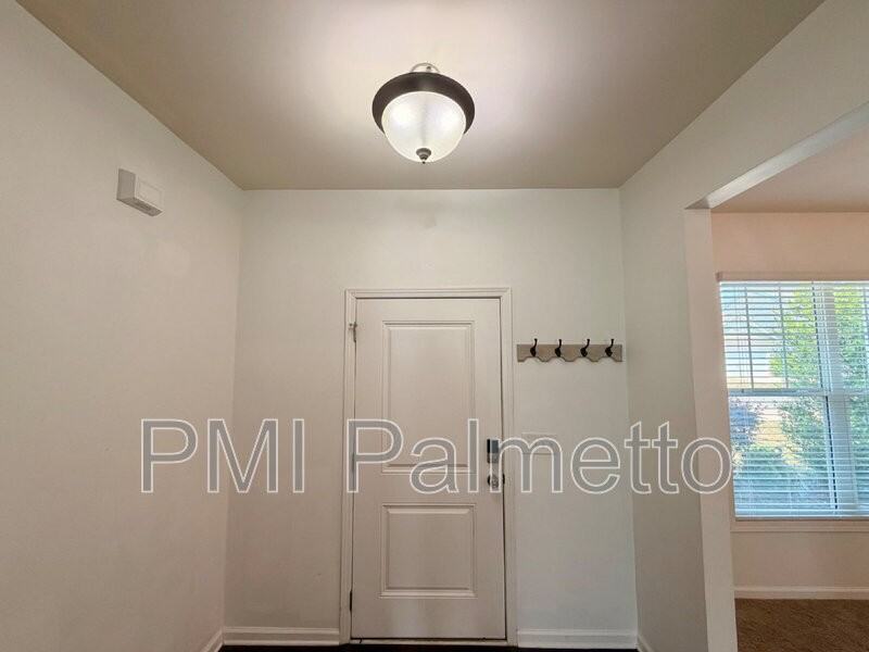 141 Hay Meadow Ln - Photo 4 of 42