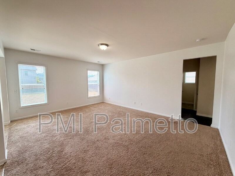 141 Hay Meadow Ln - Photo 7 of 42