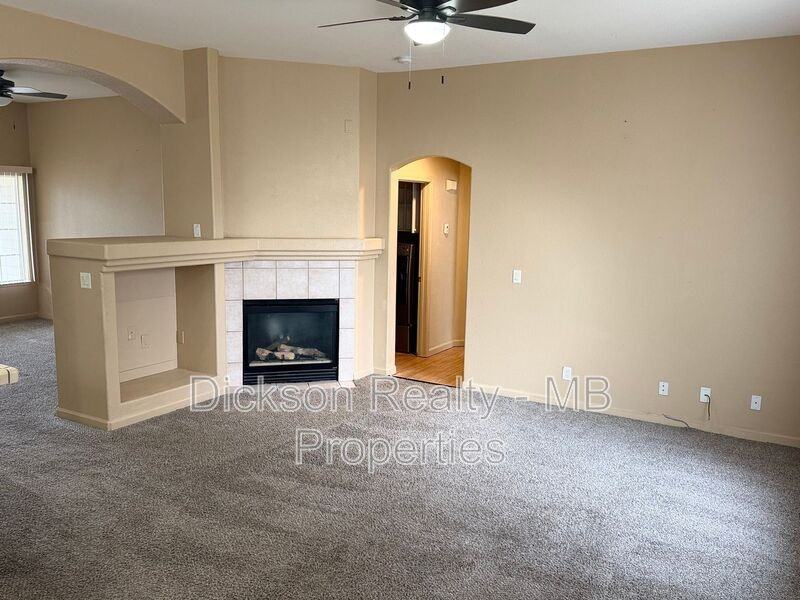 3351 Toledo Ct - Photo 5 of 23