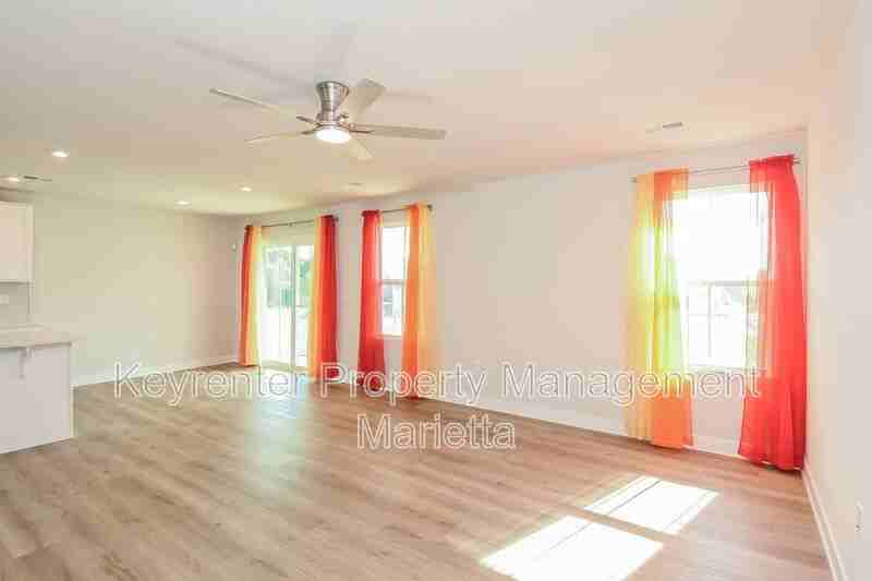 185 Oakleigh Dr - Photo 3 of 16