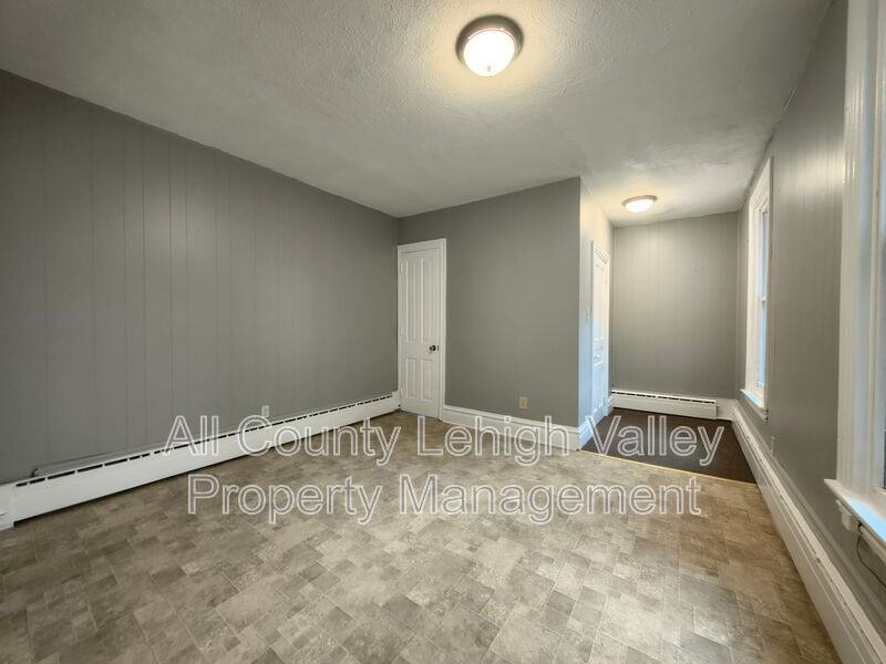 417 N 9th St - Photo 3 of 5