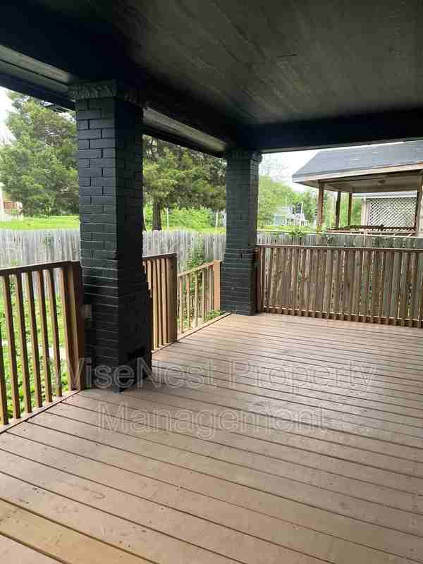 3509 Brooklyn Ave - Photo 4 of 29