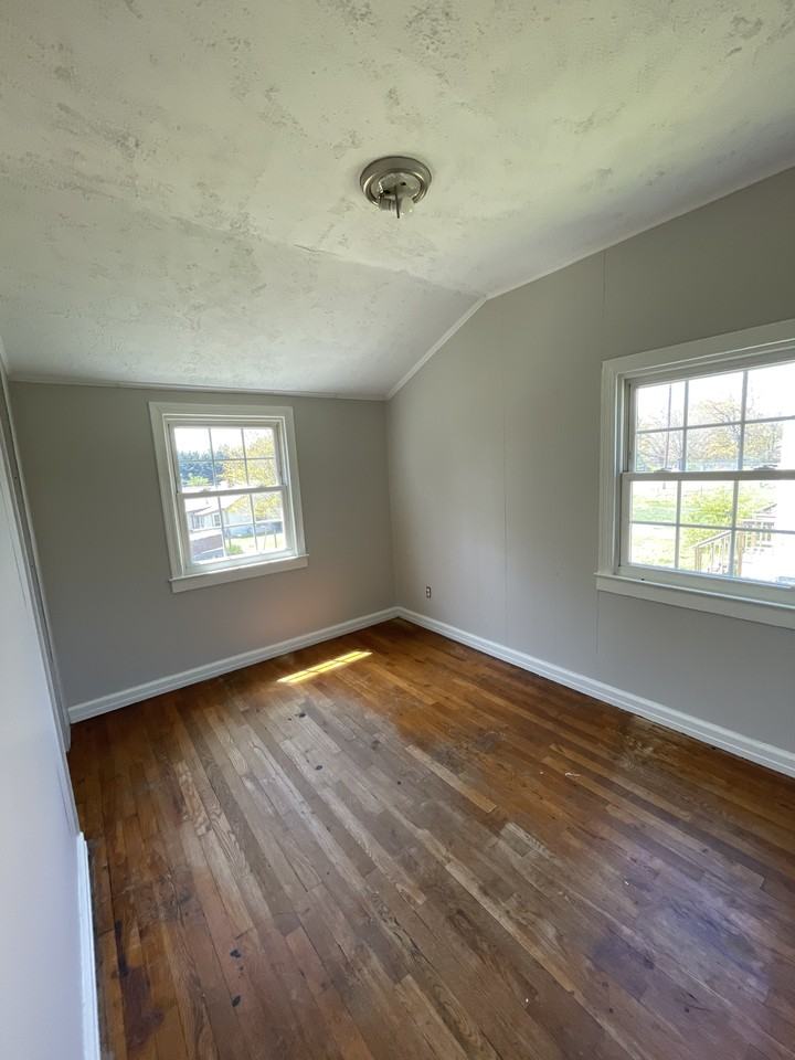 1625 Shaffer Street - Photo 5 of 7