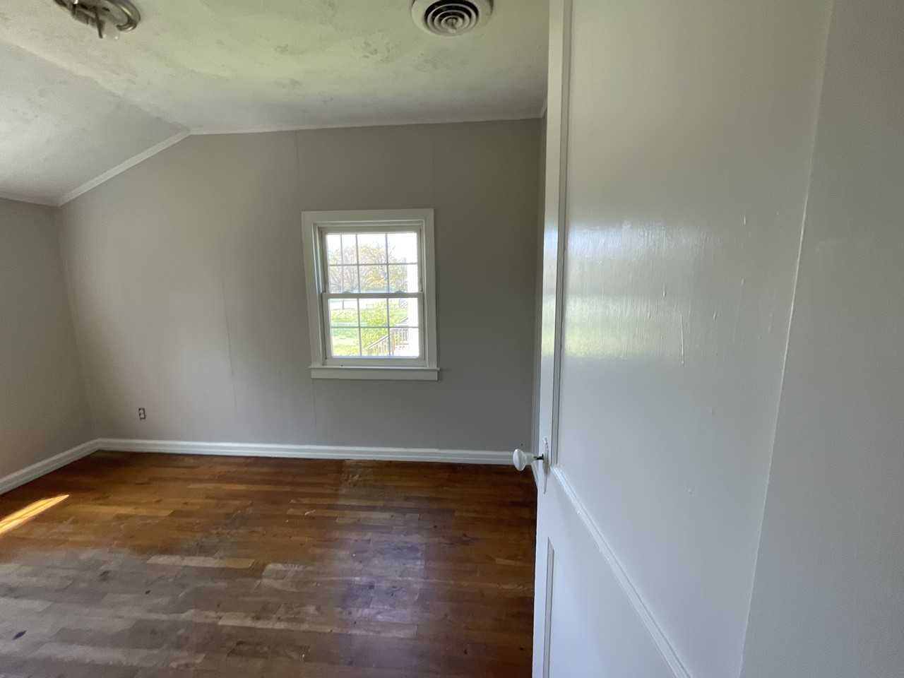 1625 Shaffer Street - Photo 6 of 7