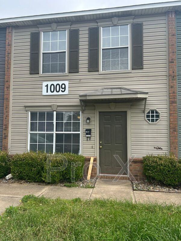 1009 Se J St. A B - Photo 2 of 13