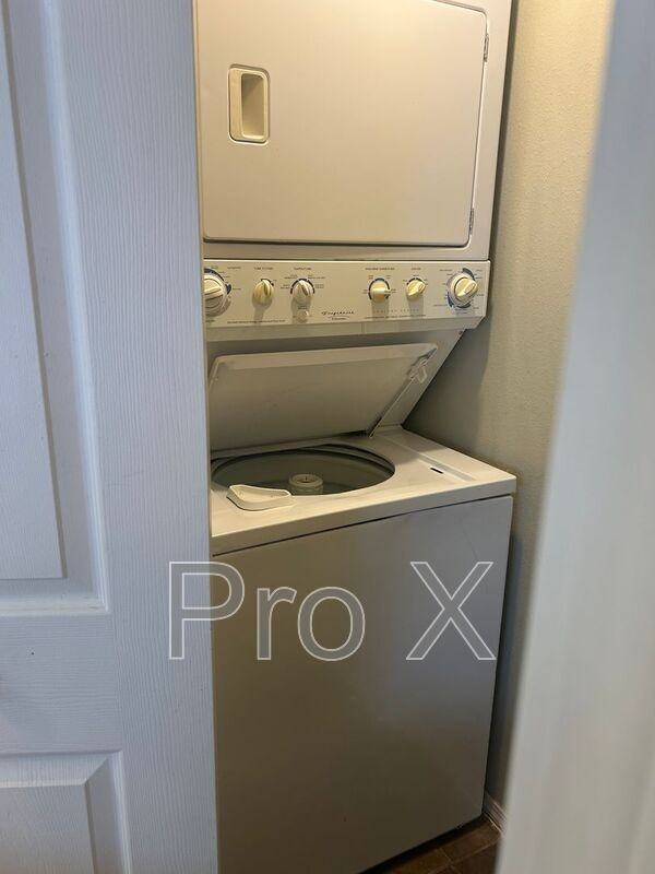 1009 Se J St. A B - Photo 6 of 13