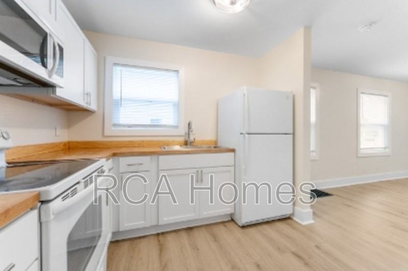 1447 Congress Ave - Photo 4 of 10