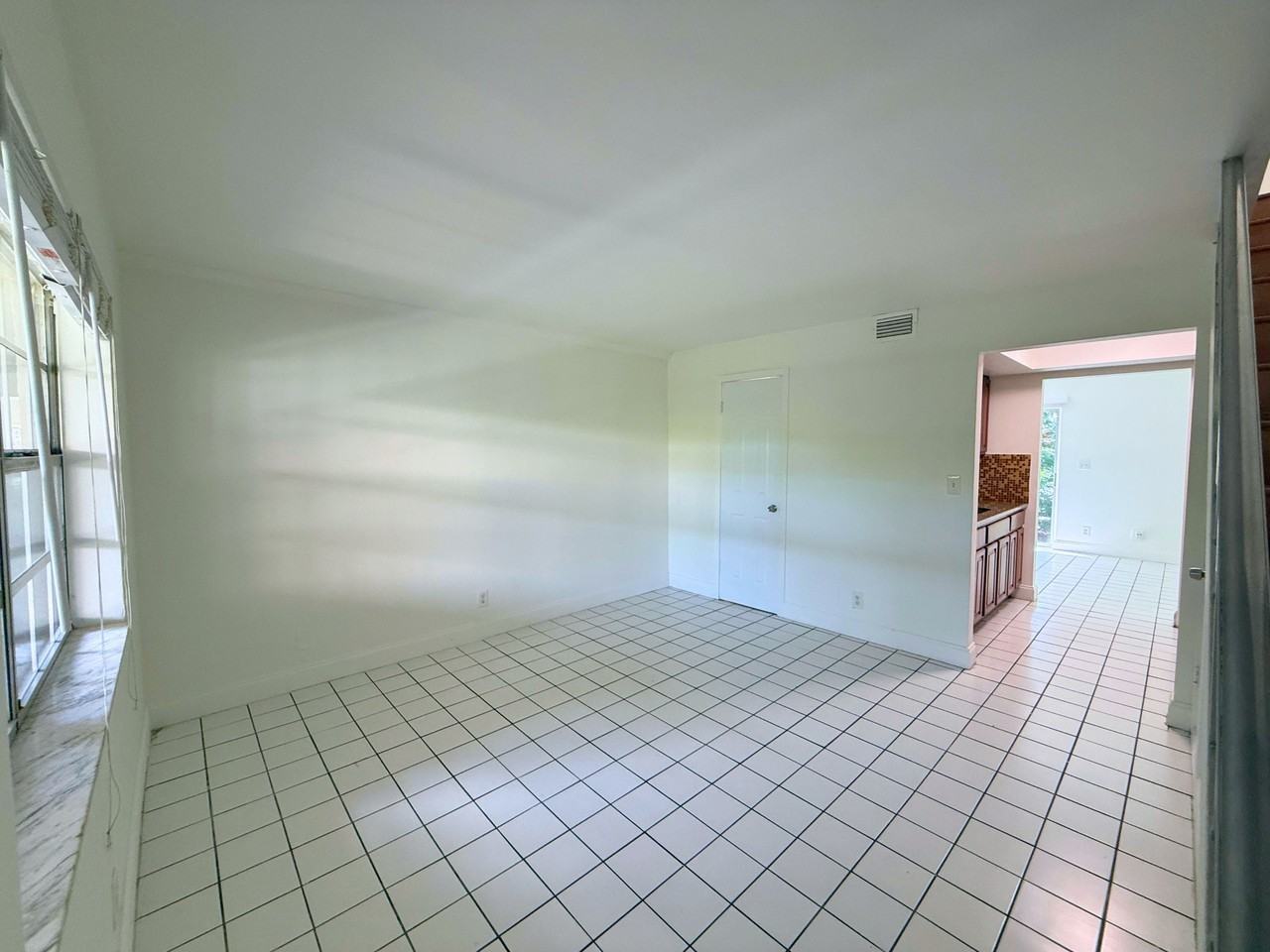 4100 NW 16TH AVE - Photo 6 of 50