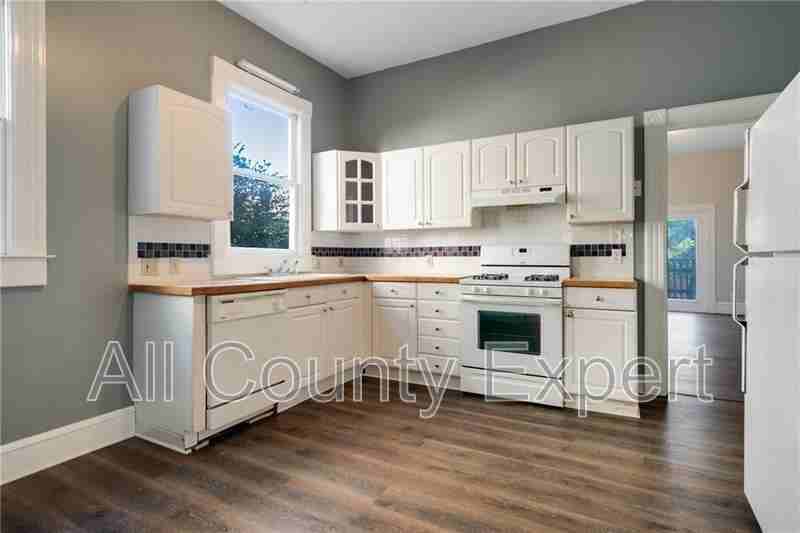 438 Cherokee Ave Se #1 - Photo 7 of 12