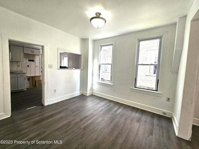 907 Green Ridge Street - Photo 5 of 12