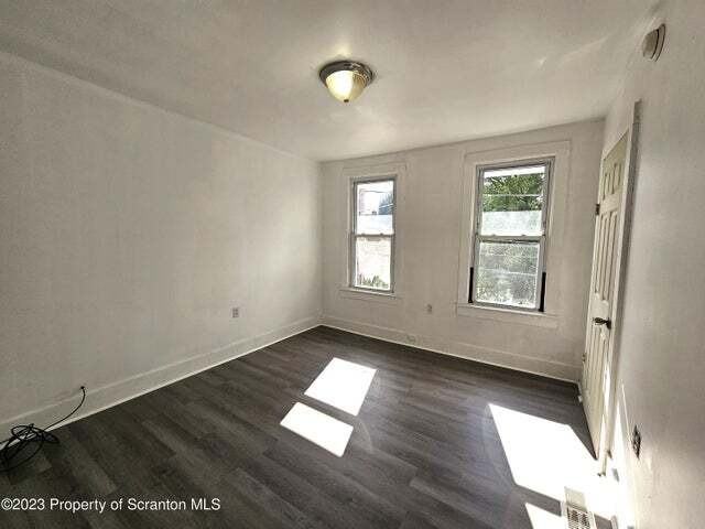 907 Green Ridge Street - Photo 7 of 12