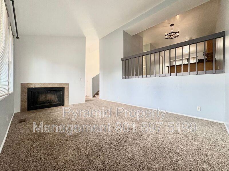 5441 Southeast - Photo 4 of 17